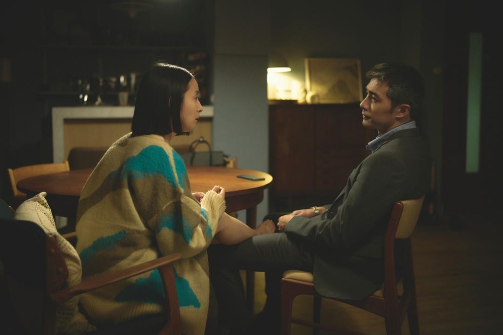 丈夫失業後依舊早出晚歸，所以老婆未發現端倪。