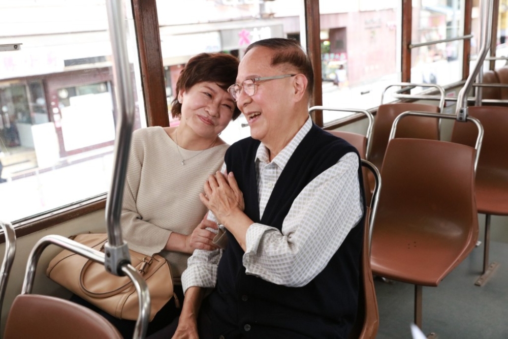 網民建議應先幫媽媽找一個新對象