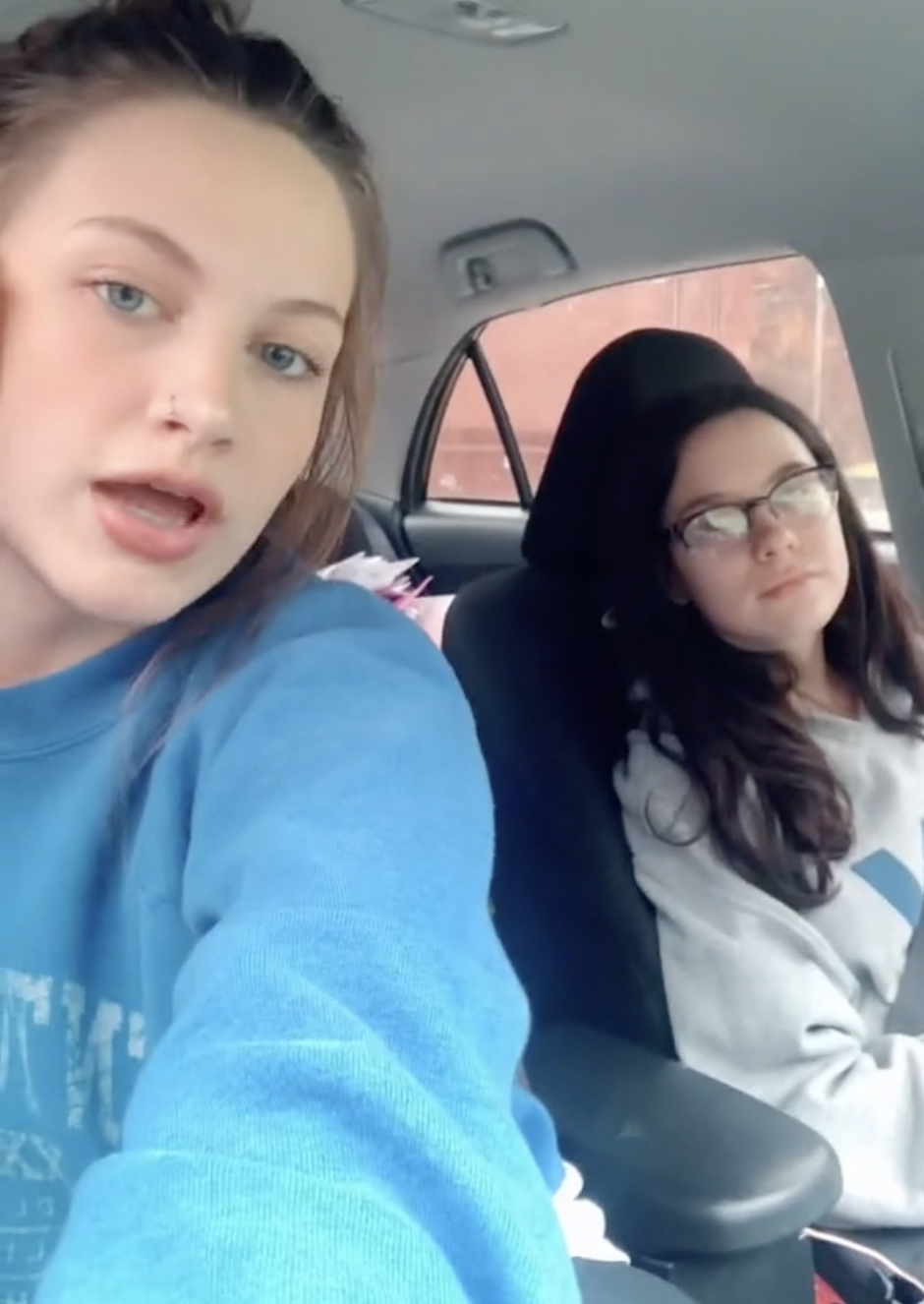 Hunter領養Gracie兩年後，如今關係非常密切。