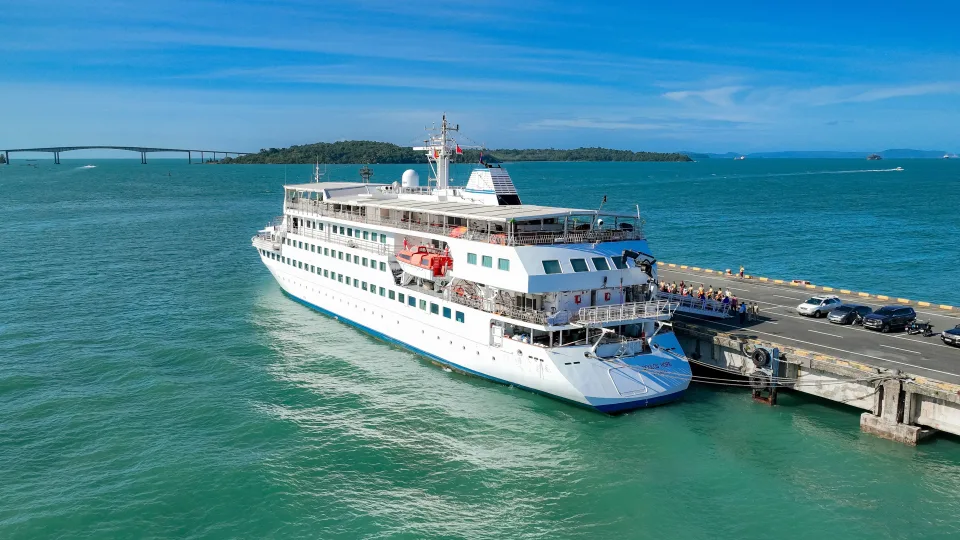 流動書展船「望僕號 Doulos Hope」於5月4日至26日期間停泊於海港城海運大廈開放予公眾參觀。