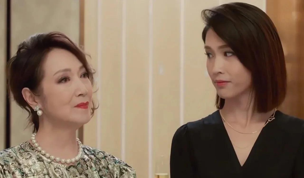 網民大讚嫲嫲有學識