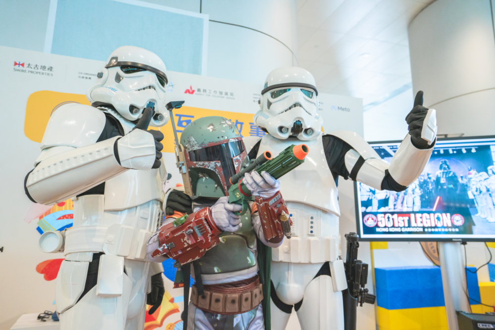 帝國軍第伍零壹旅香港駐軍再次派出團員於活動快閃現身，與到場人士拍照留念