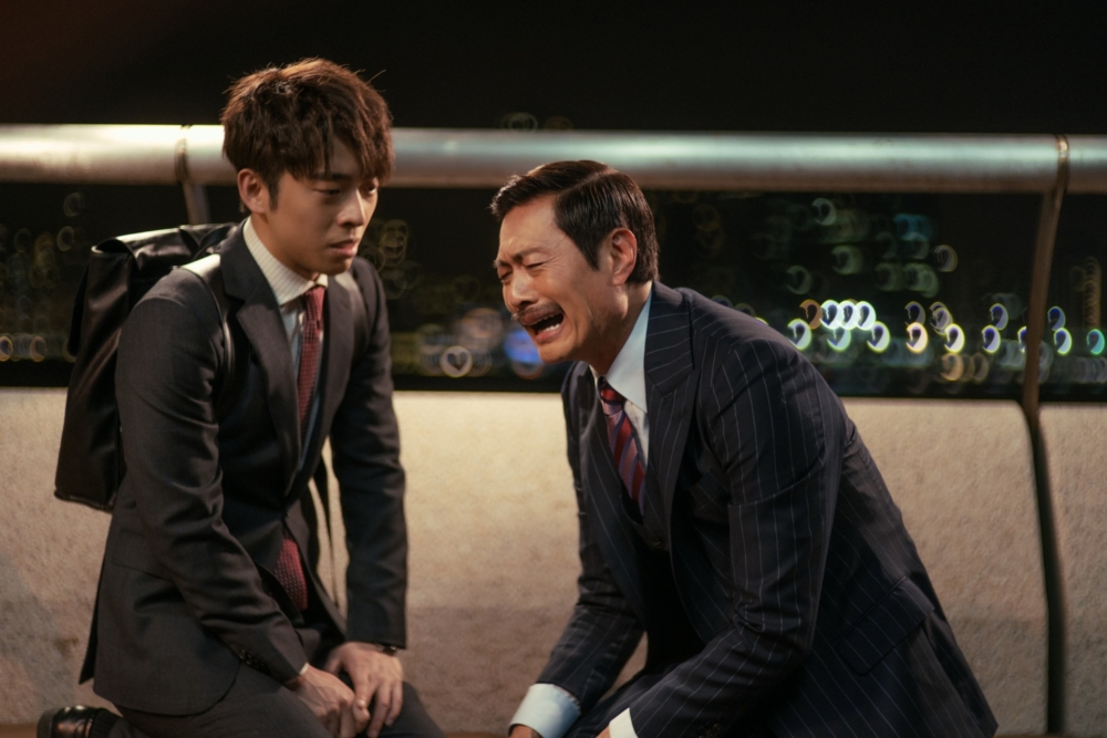 男子不幸遭裁員，並未告知老婆。