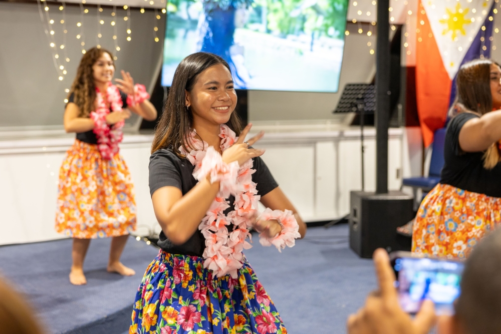 船上搭載著約100名義工組成、來自不同地方的船長及船員，他們將分享船上生活的文化和經驗。