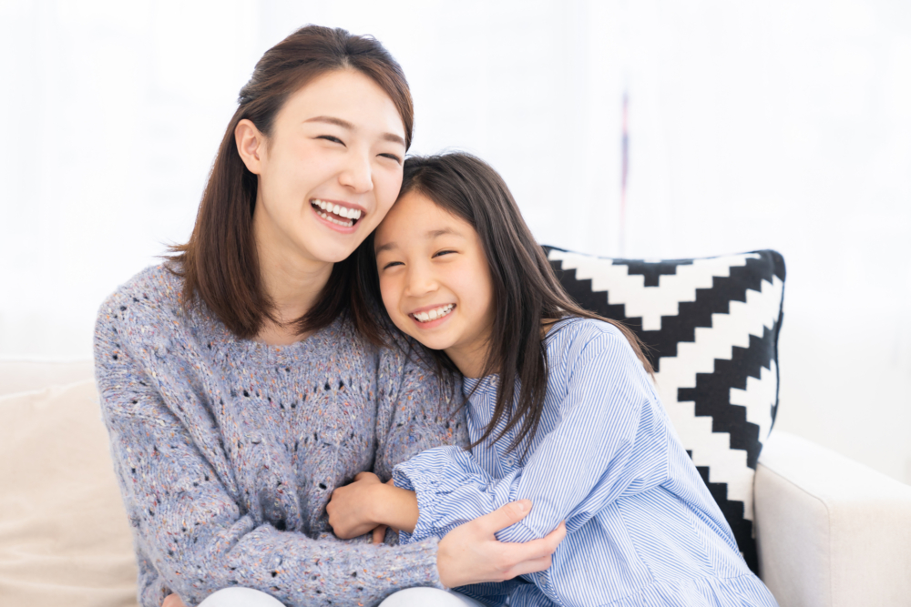 父母需要提早教導女兒月經知識。