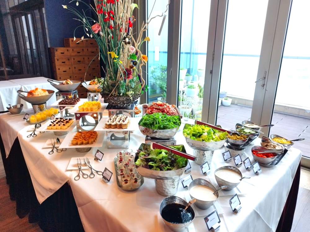 工作坊後，小朋友可品嚐Harlan’s頭盤自助餐