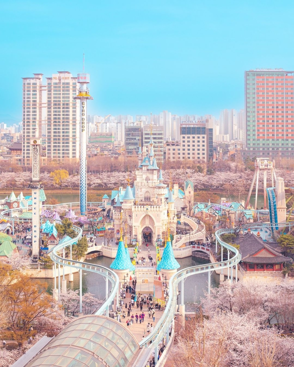 韓國首爾樂天世界外觀。