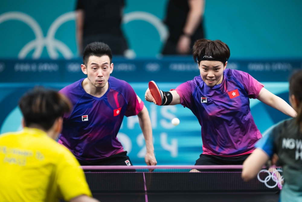 杜凱琹（右）及黃鎮廷乒乓球混合雙打表現出色