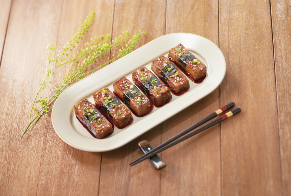 與簡單的鹽和糖相比,李錦記蠔油可以為日式照燒豆腐帶來更多層次感!