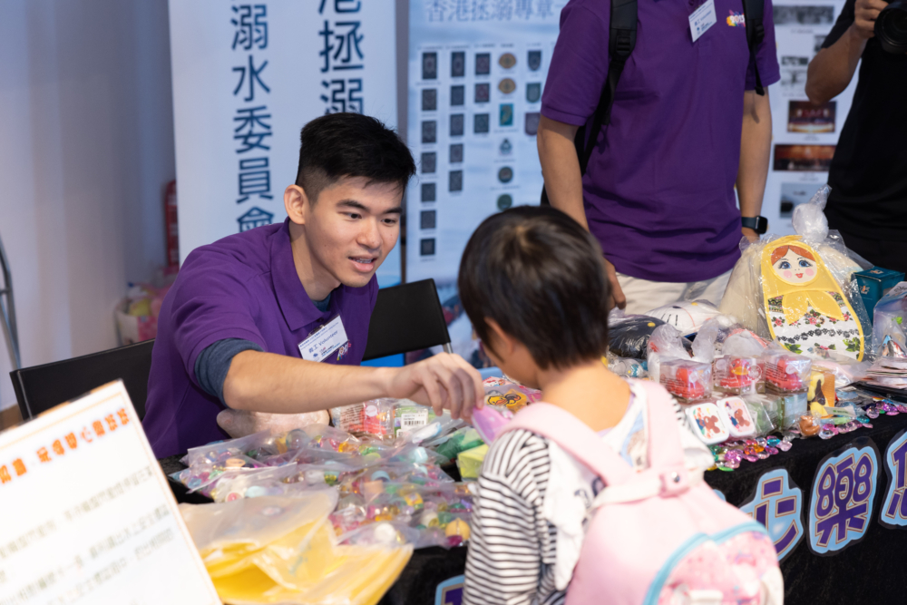 活動當日設有不同遊戲攤位，讓小朋友邊玩耍邊學習海事知識。