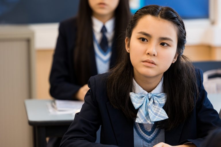 女孩希望自己能夠獨立上下學,不再讓工人姐姐接送