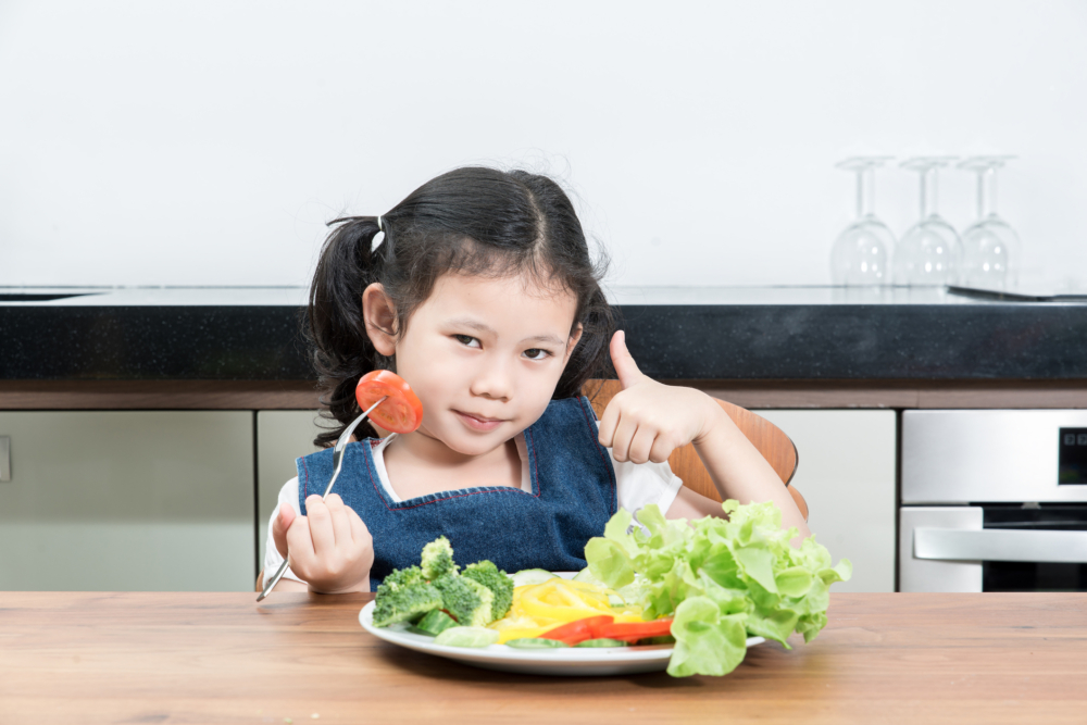有孩子天生不抗拒蔬果,甚至會主動要求加點蘋果、蘿蔔或沙律