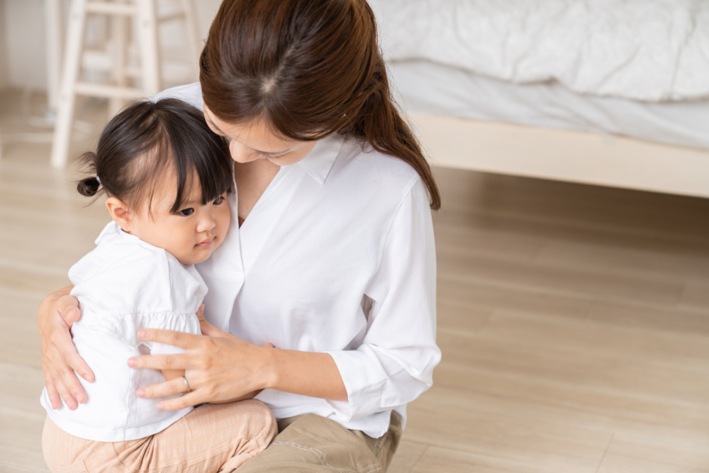新抱一想到以後要照顧一個自己生的但是不屬於自己的孩子就覺得恐怖