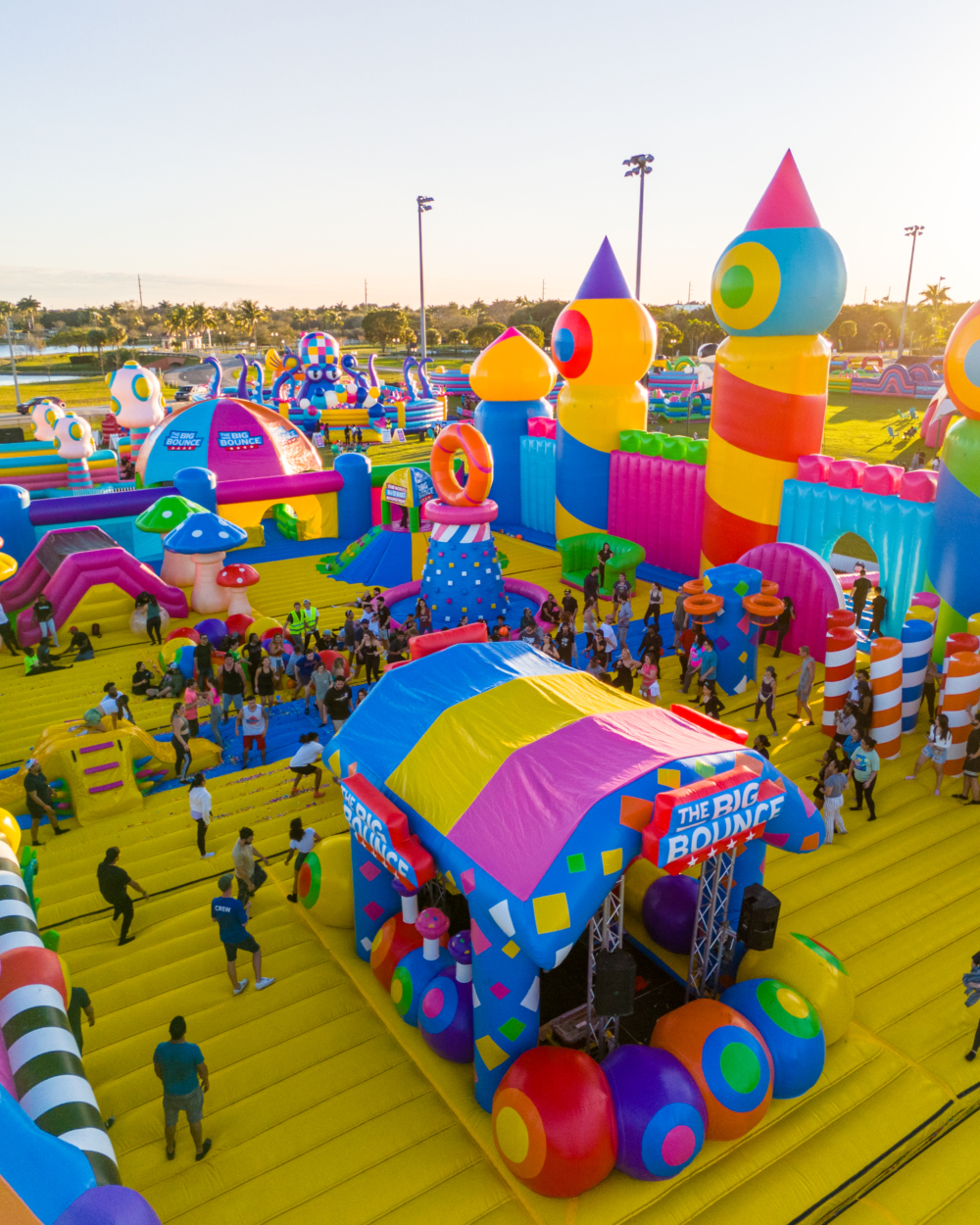 全球最大、最刺激的充氣樂園「鹵豐保險 The Big Bounce 世界巡迴香港站」即將登陸香港！