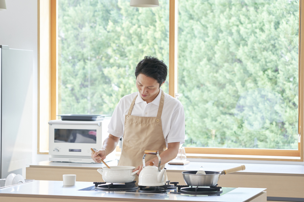 老公只是想要偷偷練習厨藝沒想到會被女子誤會