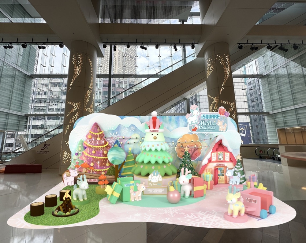 與3米高的小鹿聖誕樹一起慶祝聖誕,還有可愛的小鹿列車帶你漫遊聖誕奇幻旅程