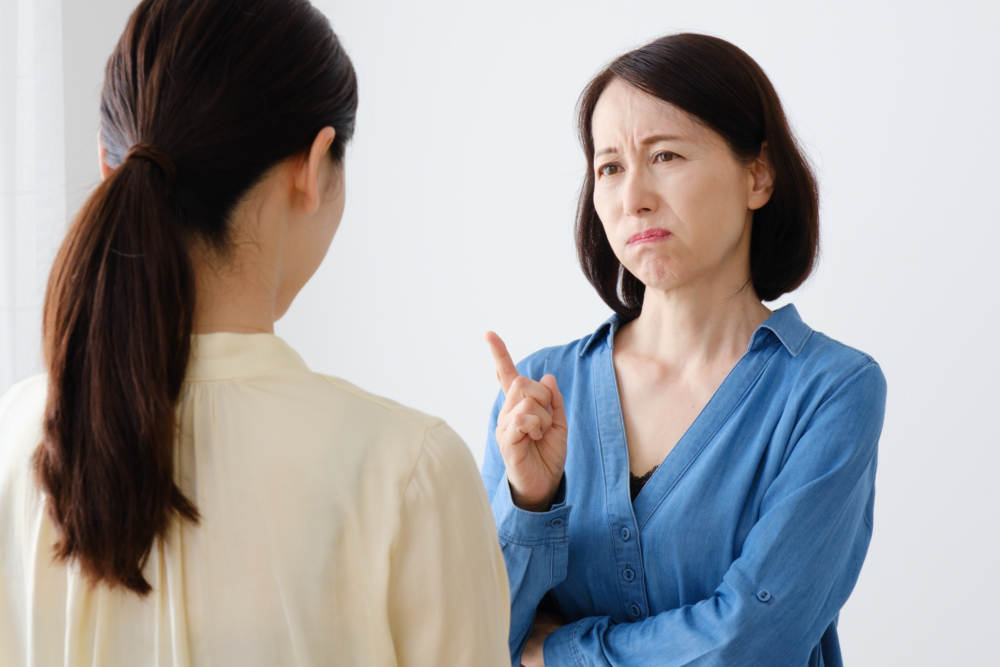 事主無法支配自己的錢，所有開支都需經過母親審核