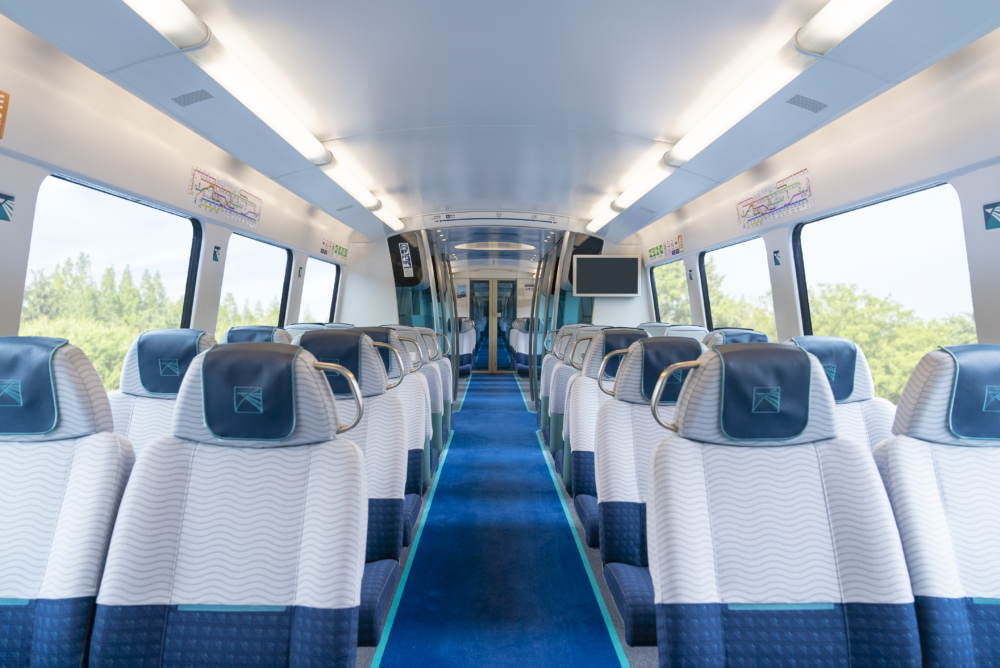 機場快綫乘客使用同一張備有可用票值的八達通,可享免費港鐵接駁服務