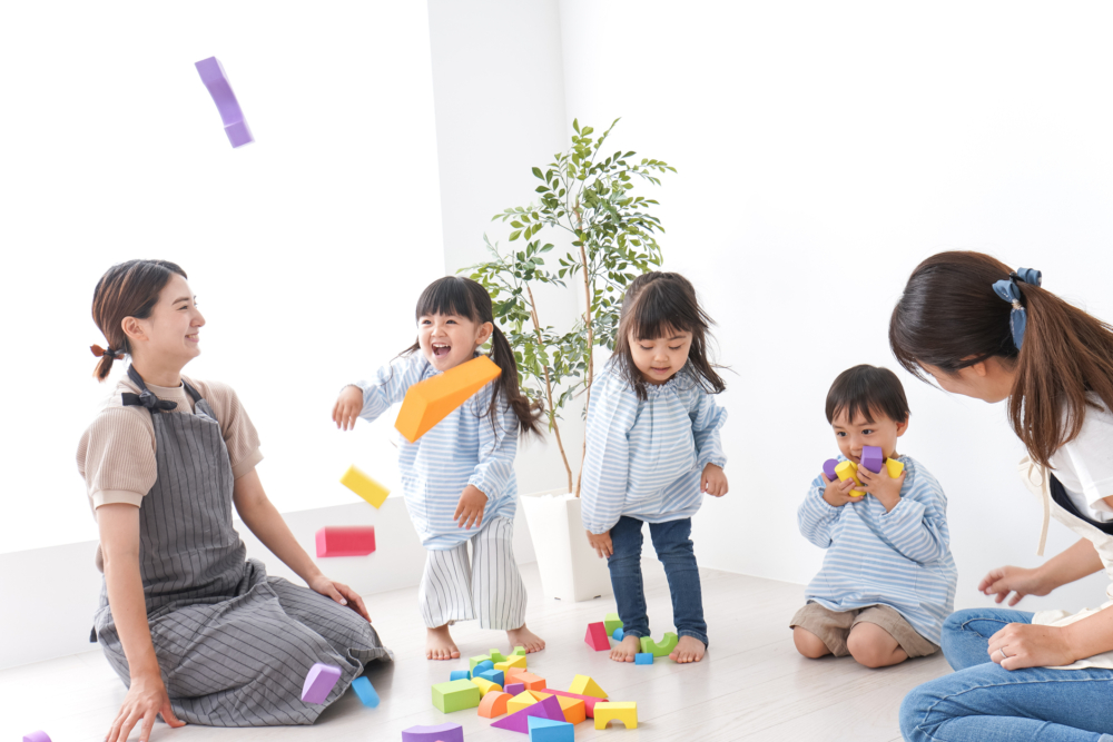 對很多小孩來說，穿上喜歡的衣服、玩裝扮遊戲，都是表達自我的方式