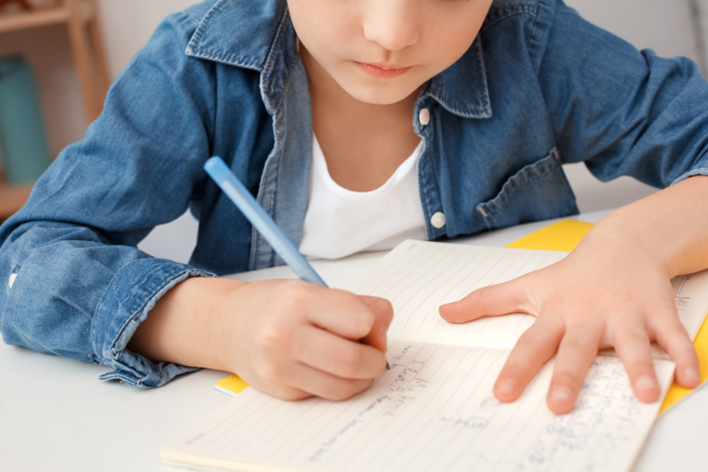 女學生不小心將書包遺留在教室