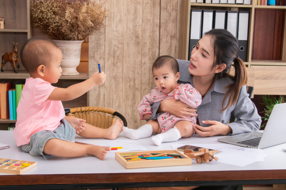 事主都需要先接回雙胞胎孩子，而且家裡的大小事全由她一手包辦