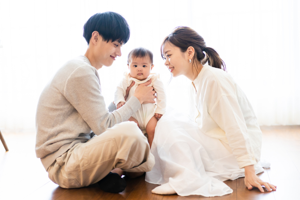 該研究提供了實證支持，顯示提供更長的父親陪產假，可能有助於提升哺乳率，進而促進嬰兒健康