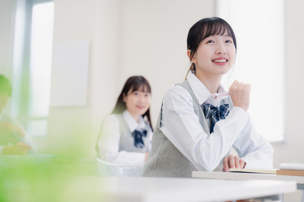 一名來自內地的女學生就在小紅書上分享了她轉學到香港後的經歷