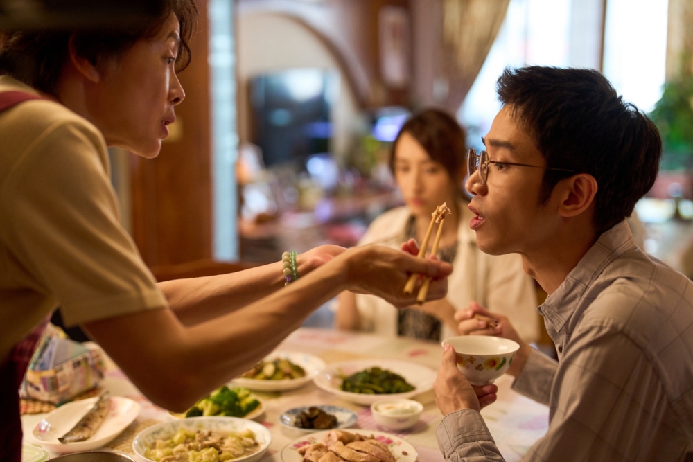 兒子已長大,媽媽是時候放手