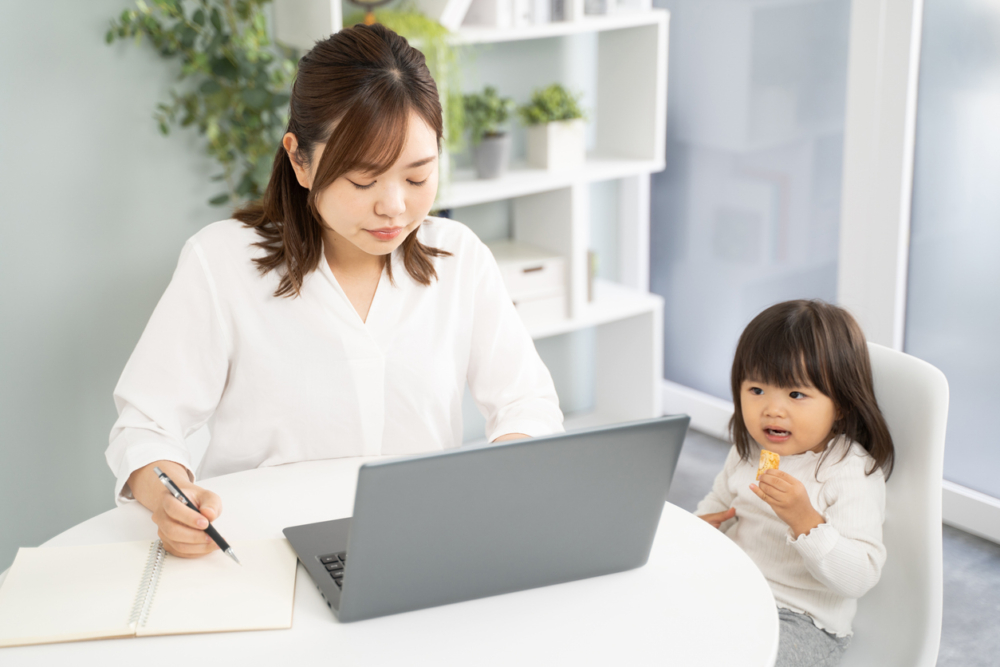 如果媽媽因情緒問題導致飲食忽多忽少,孩子也可能會模仿這種模式