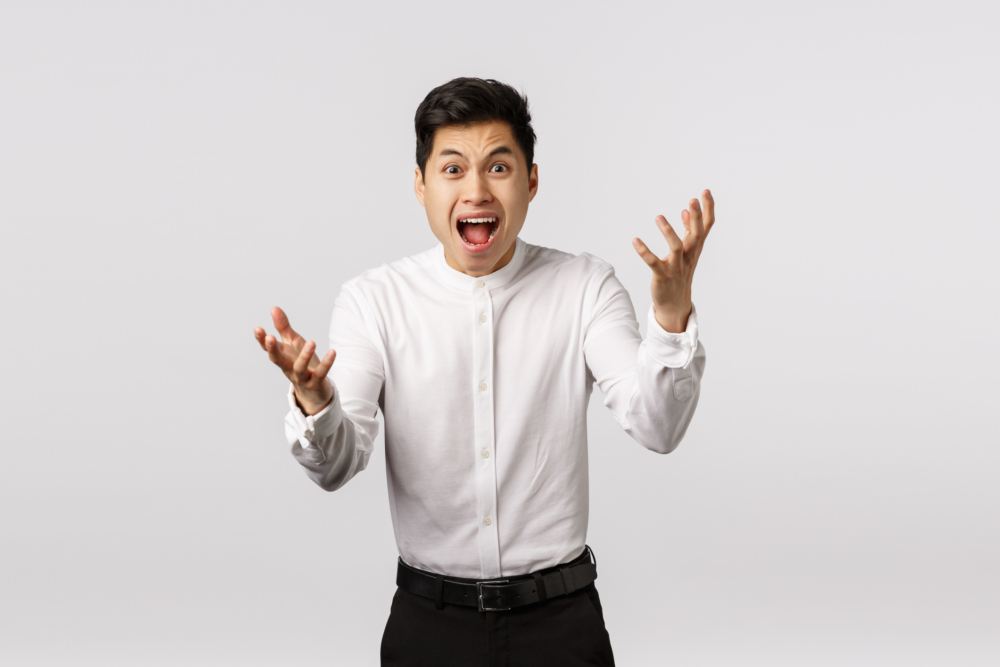 老師卻突然發火，指責她頂撞老師、故意擺臉色、態度不禮貌