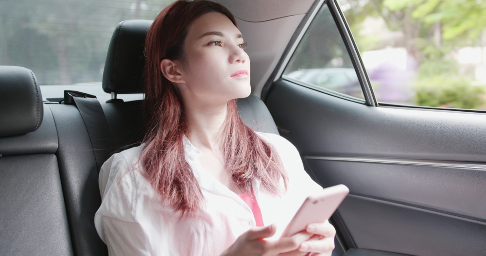 對方並未提供任何交通補助或接送安排，這讓補習老師感到有些意外