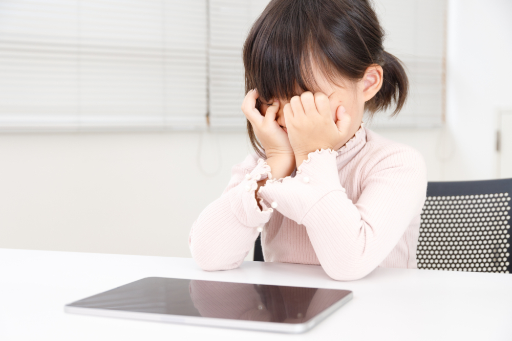 使用電子產品時，記得每40至50分鐘，休息10分鐘，讓眼睛放鬆