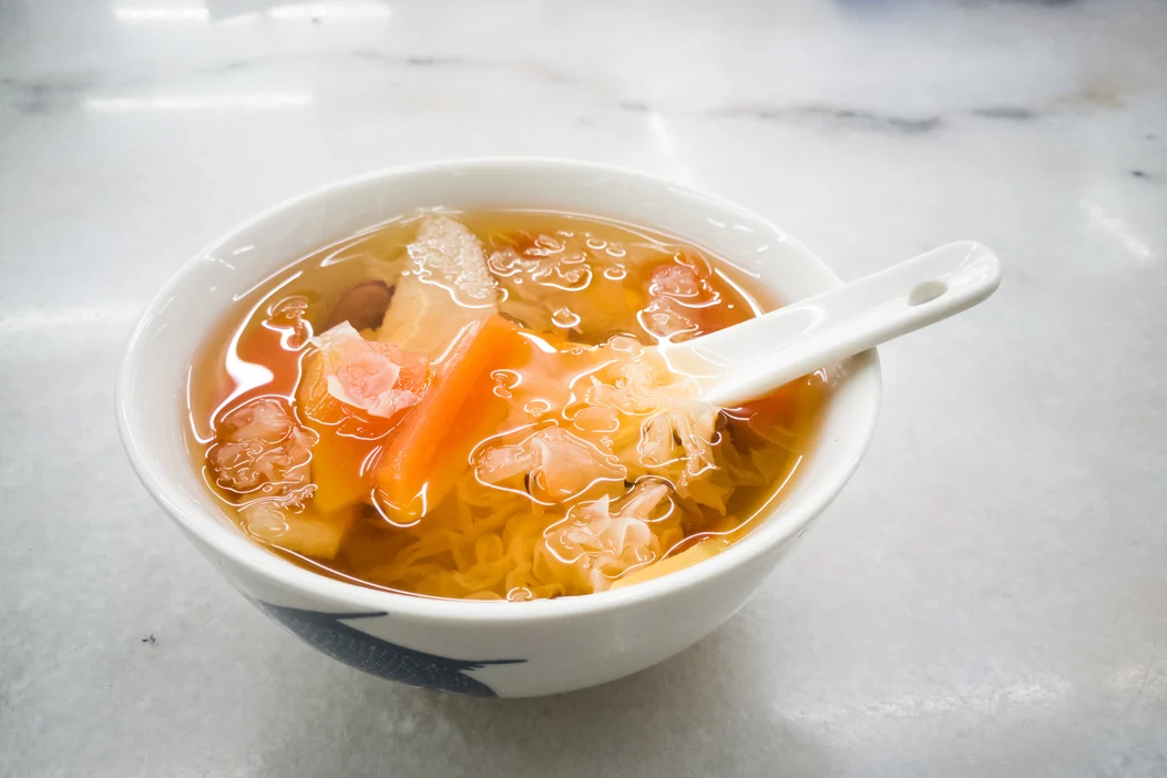 冰糖木瓜燉雪耳健脾消食、潤肺美顏,適合肝火旺盛的人食用