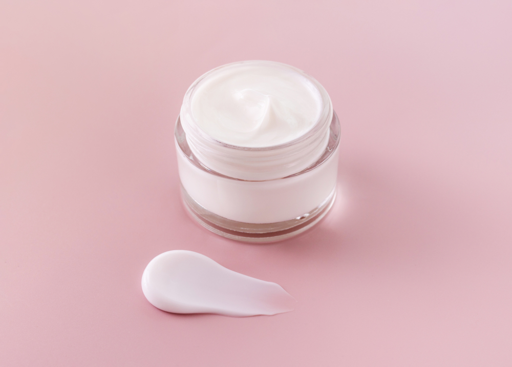 面霜是專為臉部肌膚設計帶來保濕的一種類型。