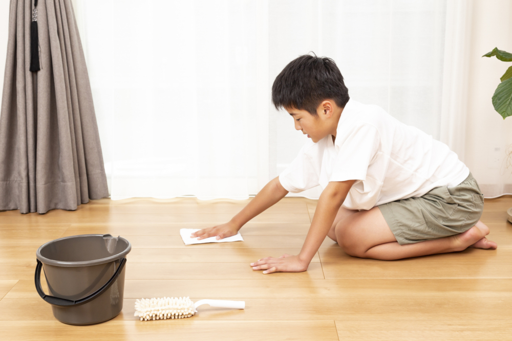 事主不希望兒子變成依賴她的媽寶，因此對他的教育要求較為嚴格，並且家務事從不輕易放過他