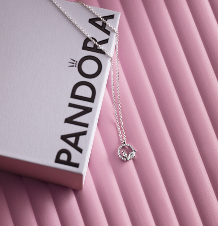 Pandora「璀璨浮游花環吊墜項鏈」