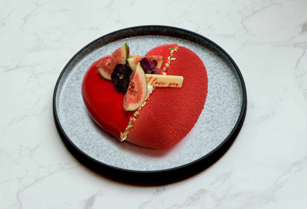 「士多啤梨無花果慕絲蛋糕」