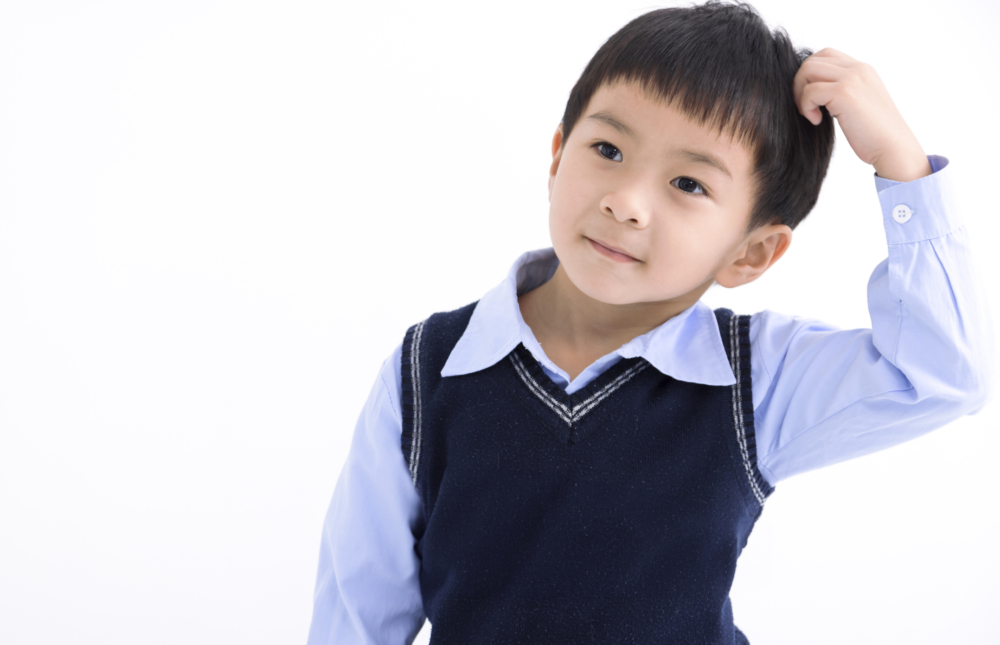 兒子拔頭髮的行為越來越頻繁,甚至變得很用力,頭皮都出現紅腫