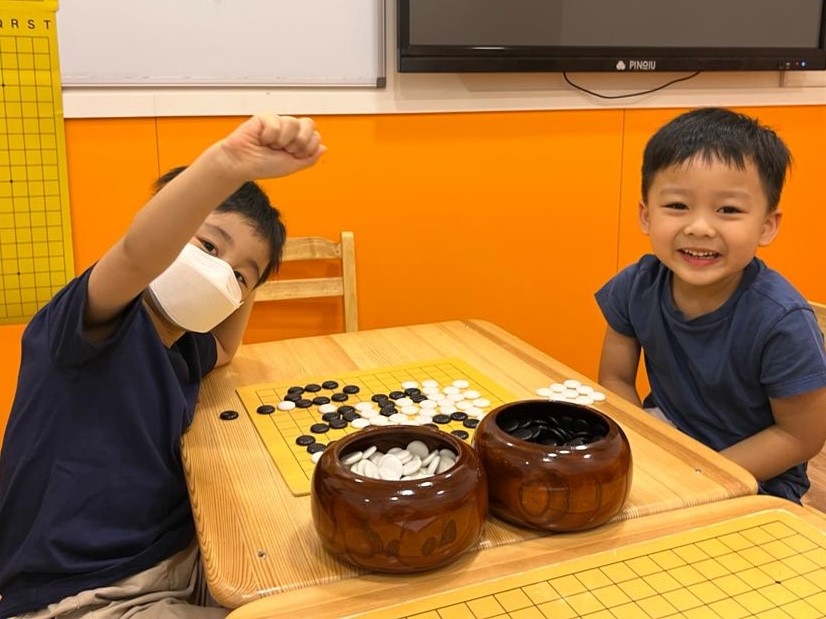 「Chess Path 暑期棋藝課程」透過系統化的棋藝訓練及富趣味的方式,提升孩子的專注力與策略思維。