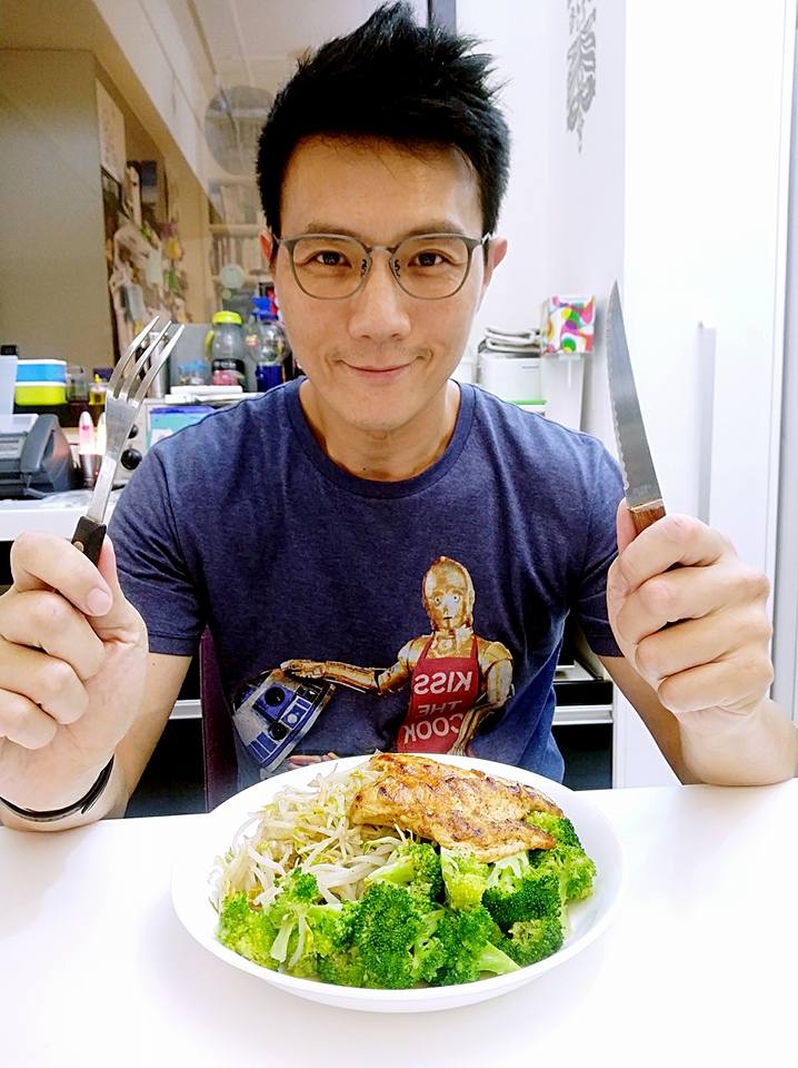 台灣藝人蔣偉文用芽菜替代高熱量澱粉，半年狂瘦35磅