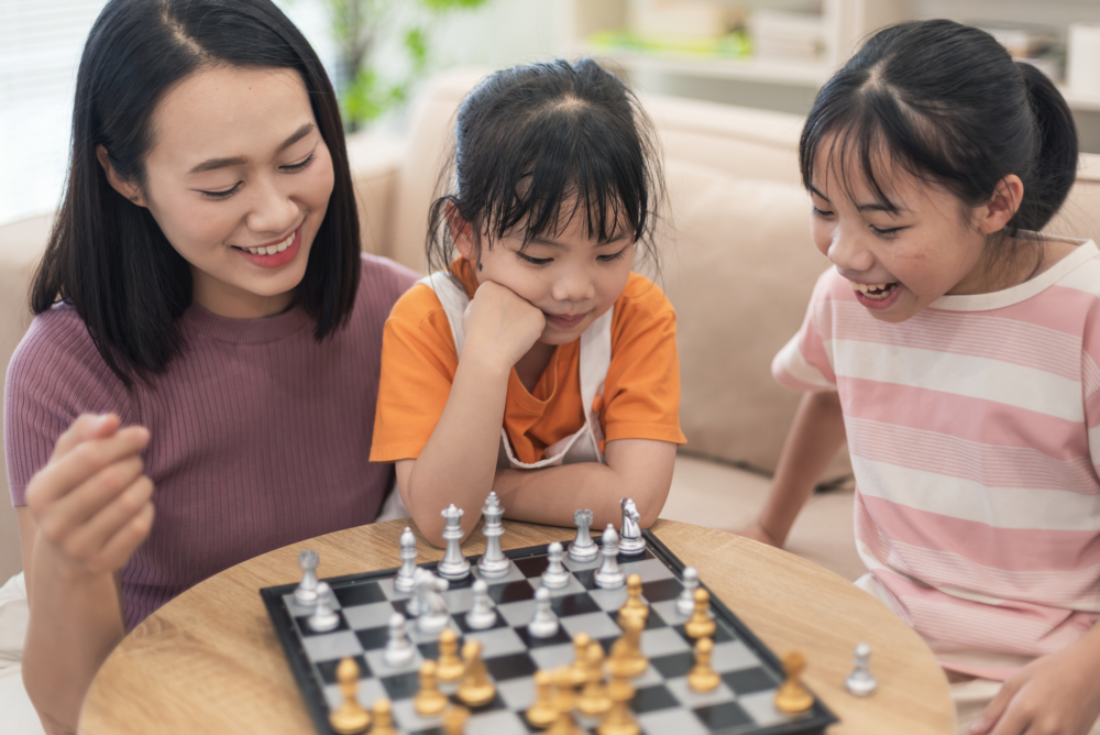 讓孩子從「等人救場」的角色，轉變為「主動尋找方法」的人，從而建立自信與成就感