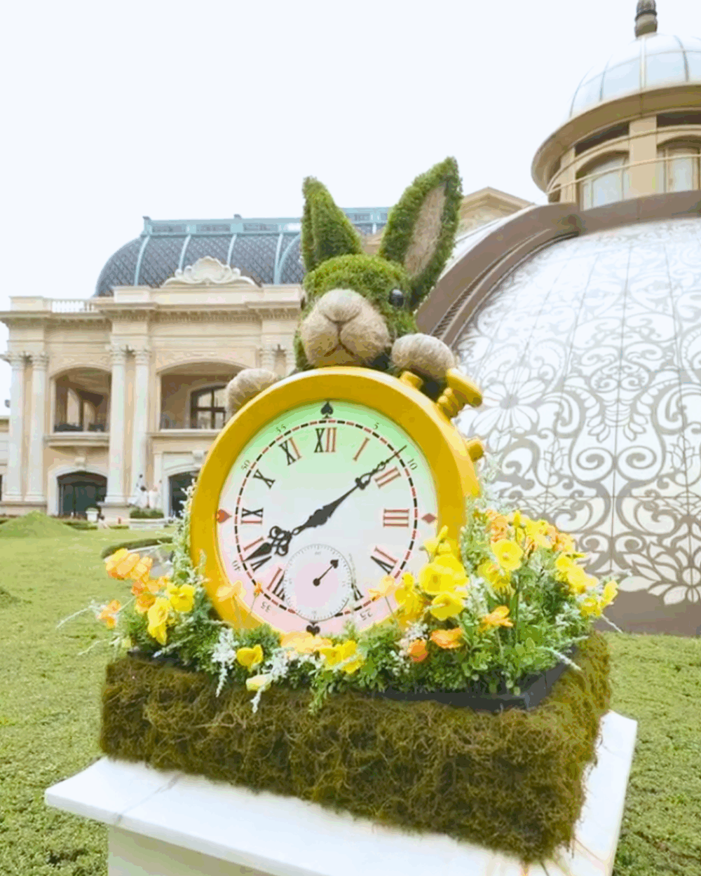 兔子花朵時鐘好可愛!