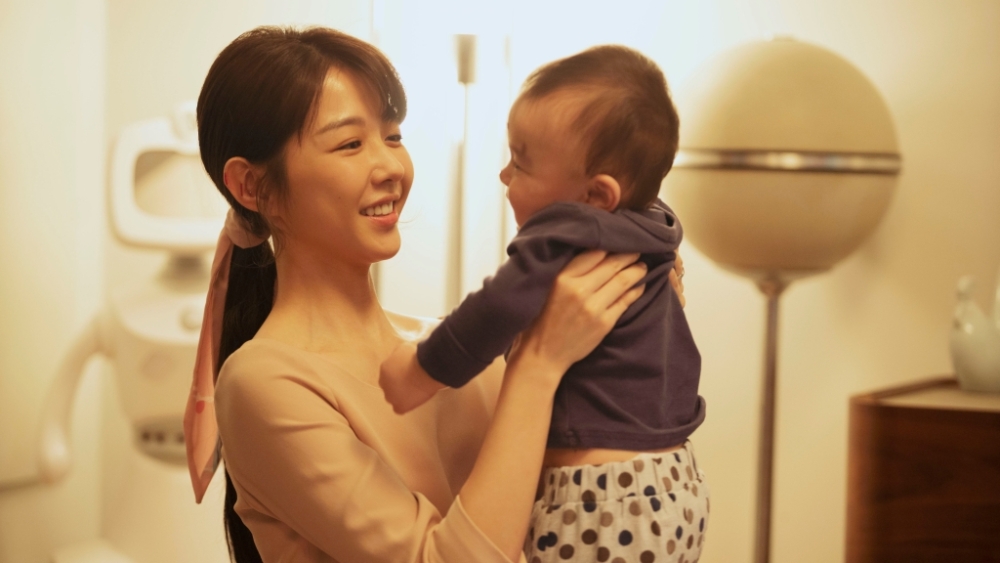 黑頭粉刺、草莓鼻是不少媽媽日常護膚的煩惱，特別是在懷孕、產後或照顧家庭期間，清潔不確實或步驟草率，毛孔容易堆積油脂和老廢角質，氧化後就變成惱人的黑頭粉刺，讓肌膚看起來粗糙暗沉！