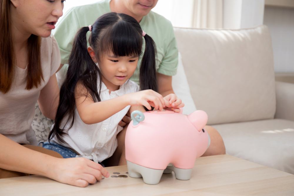 子女從小學會規劃自己的零用錢,這不僅能培養他們的責任感,更能建立獨立思考的能力 。