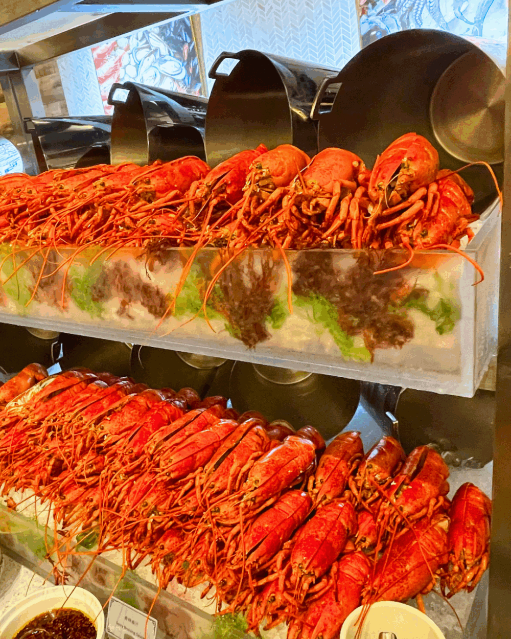 仲有新鮮海產包括龍蝦、奄仔蟹、蝦、白蜆、原條黃花魚等,全部即點即煮,無限量供應!