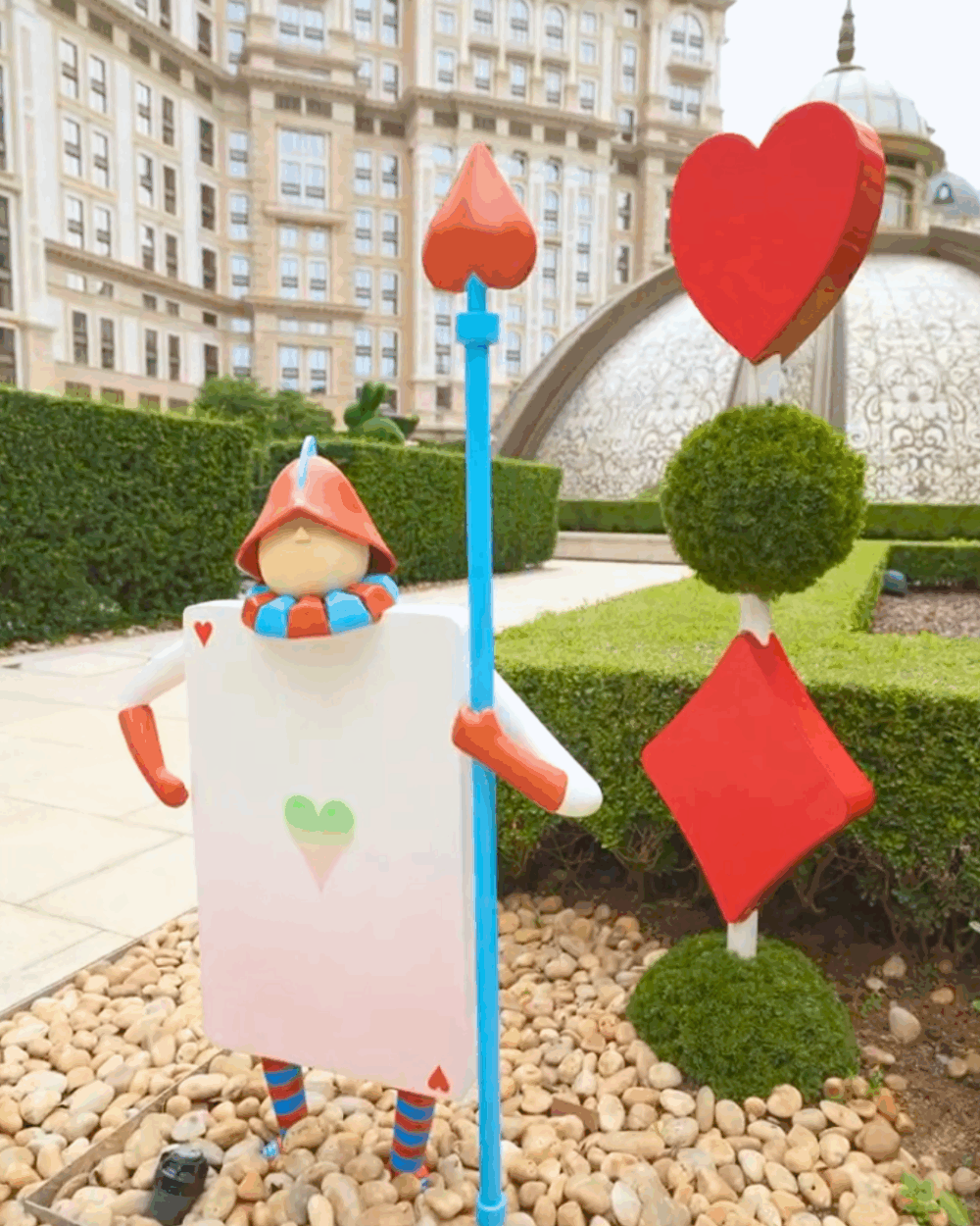 仲有撲克牌士兵!