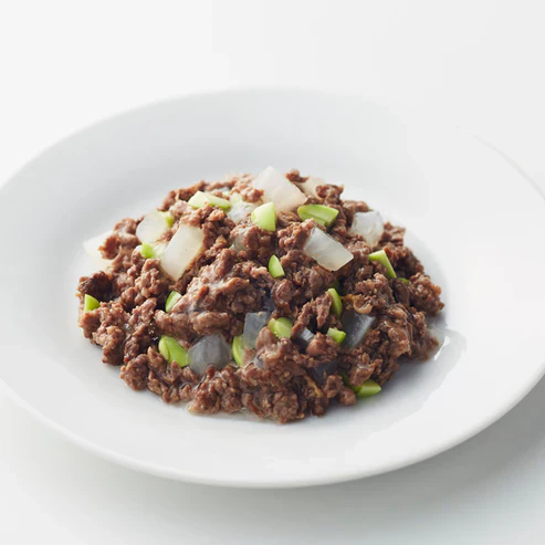 eugreen貓貓常溫鮮食包 - 青豆蘿蔔燉馬肉,嚴選高蛋白、低脂肪的日本馬肉,搭配青豆與蘿蔔,補充膳食纖維與天然營養。
