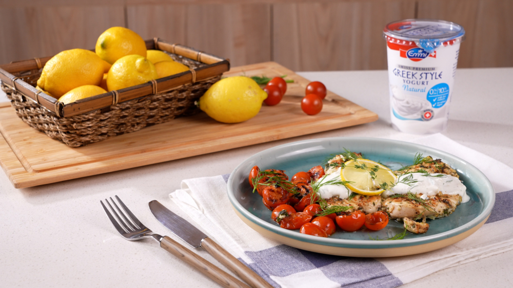 烤雞胸肉佐希臘乳酪醬