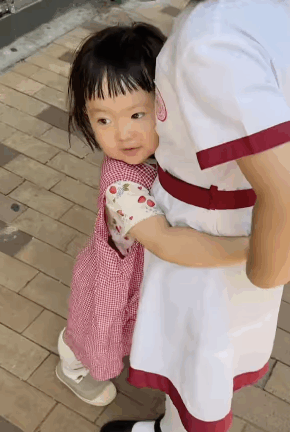 李元元與李斐斐姊妹情深！