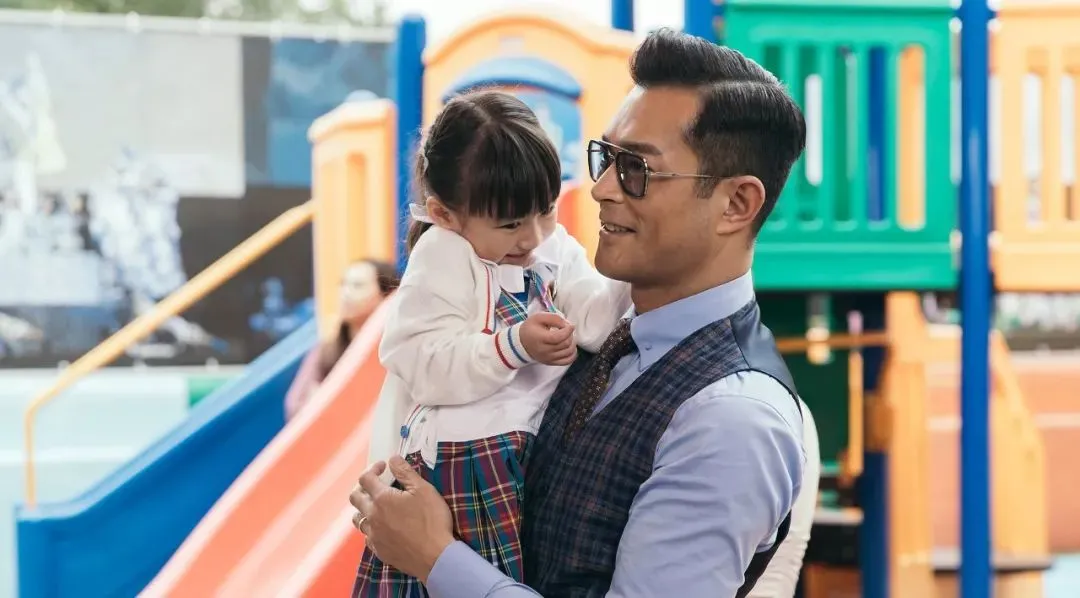 許多父親在忙碌的生活中,可能不經意地沿用了一些傳統的教養模式,或在困惑時不自覺地將育兒責任推開